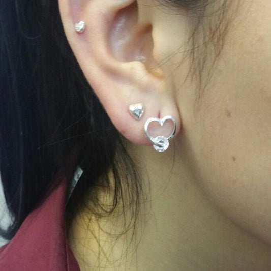 Pendiente Mini Corazon Con Circonita Plata cierre Rosca .