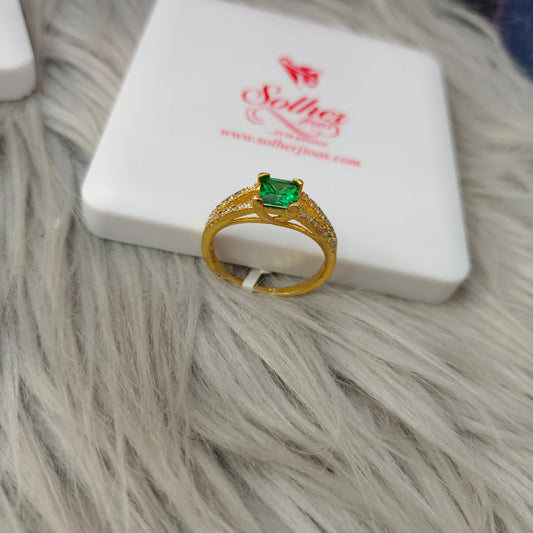 Anillo Turmalina Verde con Circonitas finas Gold