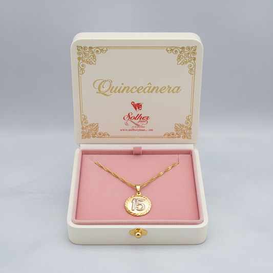Cadena con Colgante Quince con Relieve (