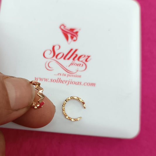 Pircing Simulador  de oreja en zigzag Gold.