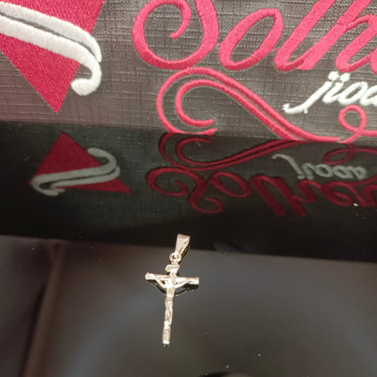 Colgante crucificado T.M. silver