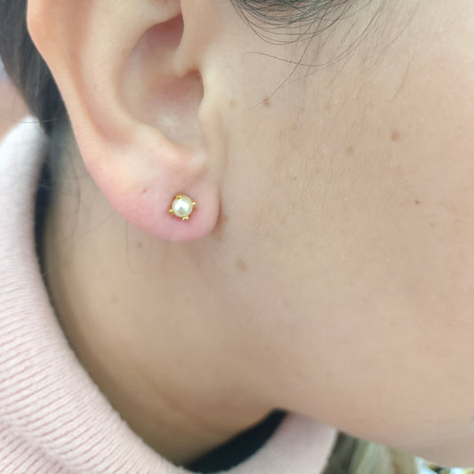 Pendientes en Perla con Borde Tamaño Nº 1 Gold.